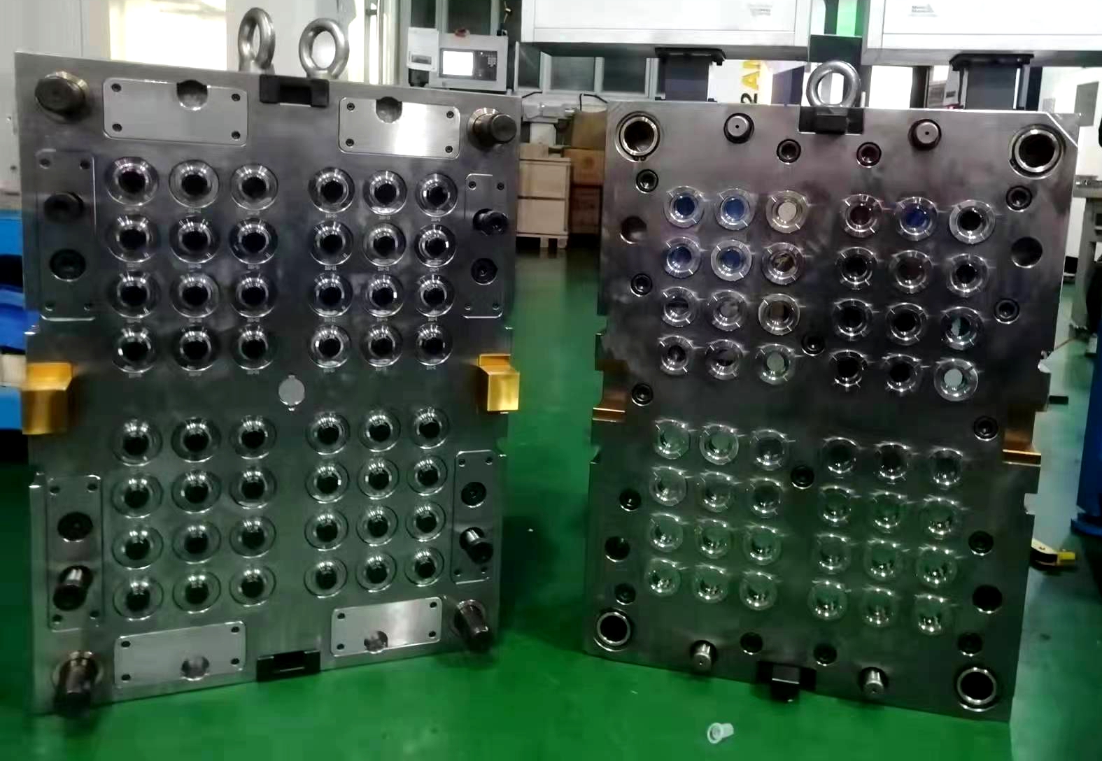 liquor bottles caps molds closures moulds.jpg